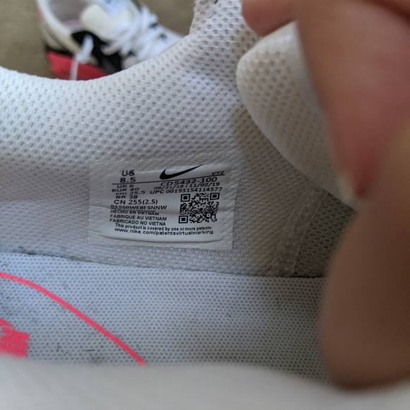 Women's Nike Air Max - Picture 3 of 3